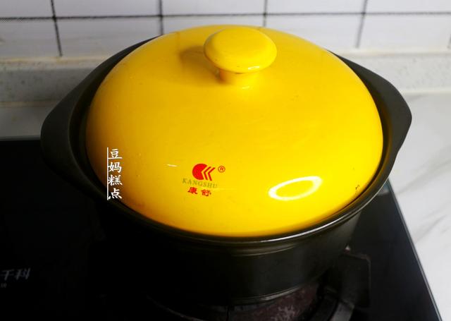 炖鲫鱼的家常做法，炖鲫鱼方法（鲫鱼汤的正确做法）