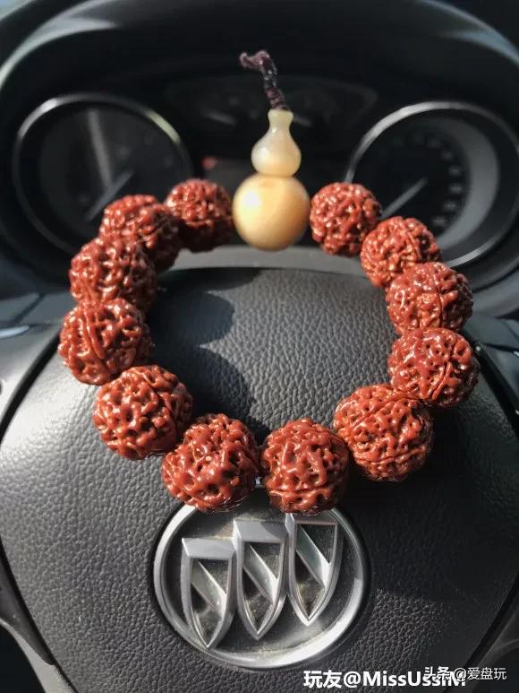 象牙果盘玩后效果图，象牙果是什么（这些小众配饰，太过瘾了）