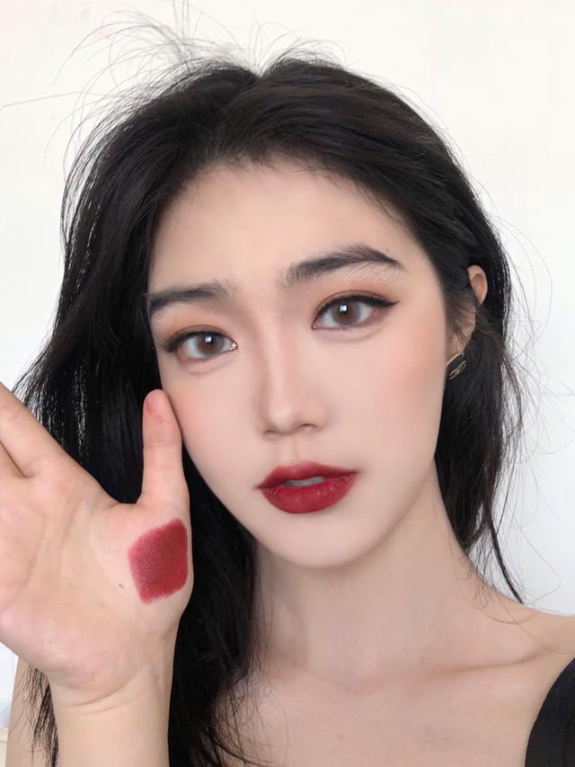 雅诗兰黛口红怎么样，雅诗兰黛口红怎么样是什么档次牌子（这3种口红不挑年龄和肤色）