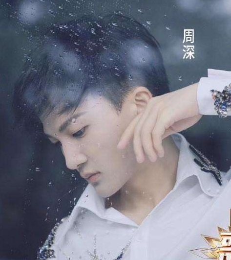 周深身高，你知道有哪些明星很矮但很红（和毛不易站一起后）