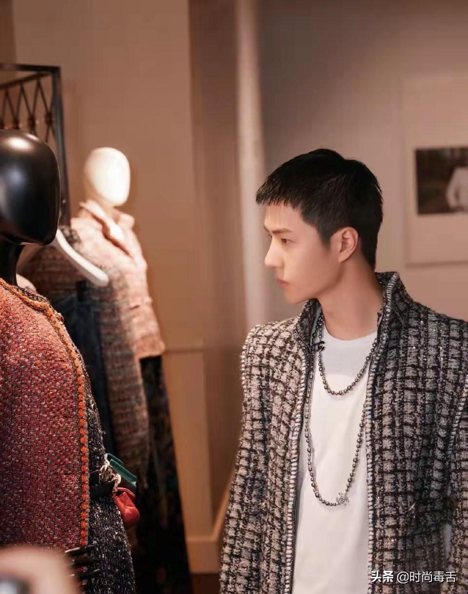 香奈儿有男装吗，香奈儿有男装吗?商标是什么样的（男生穿CHANEL居然这么好看）