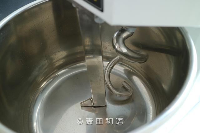 怎么挑选手动绞肉机，买绞肉机怎么选（教你如何选择人生中的第一台厨师机）