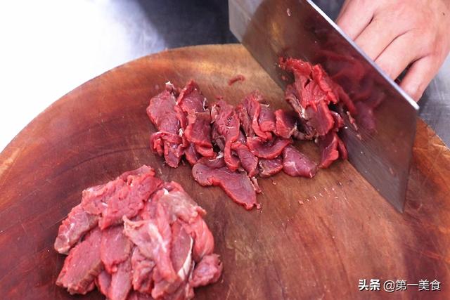 牛肉怎么炒嫩又好吃又简单，牛肉怎么炒好吃又嫩（千万别用盐和料酒腌）