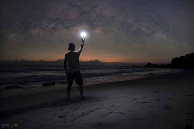 小四向着渣男进攻，快穿文类似小四向着渣男进攻（言情小说推荐：渣女海王系列文）