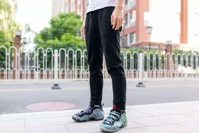 空调裤和速干裤的区别，速干裤和休闲裤的区别（黑科技凉爽“空调”裤）