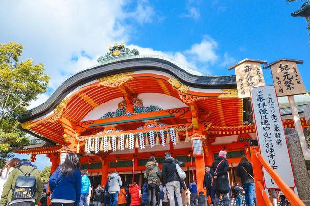 日本鸟居有多可怕，日本鸟居最多的地方（千本鸟居，日本的标志性建筑）