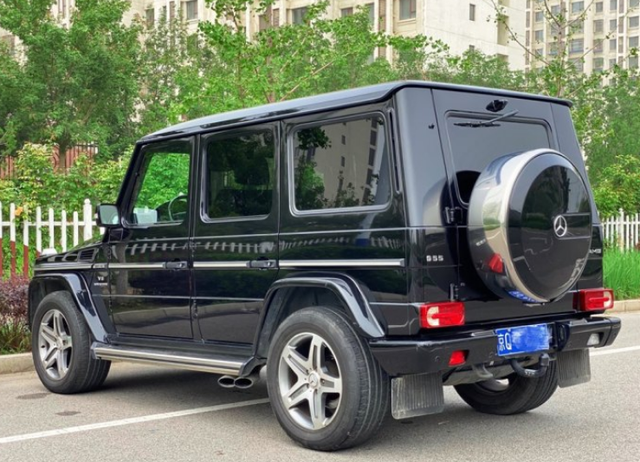奔驰g55油耗，奔驰a45amg油耗多少（G55二手价却已降至70万以下）