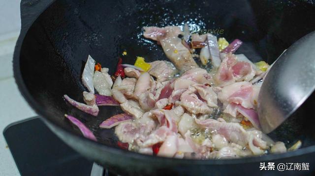 怎样做美味的豆芽牛肉卤面，黄豆芽肉卤面条的做法大全（河南人做蒸面条）