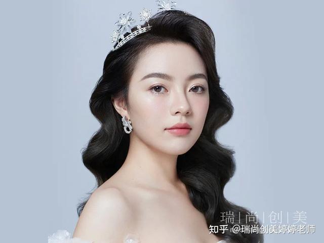 化妆需要的基本用品有哪些，化妆的基础用品（不了解这些化妆用品）