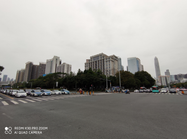苹果手机屏幕忽明忽暗是怎么回事，为什么我的苹果屏幕忽明忽暗（红米K30使用体验汇总）
