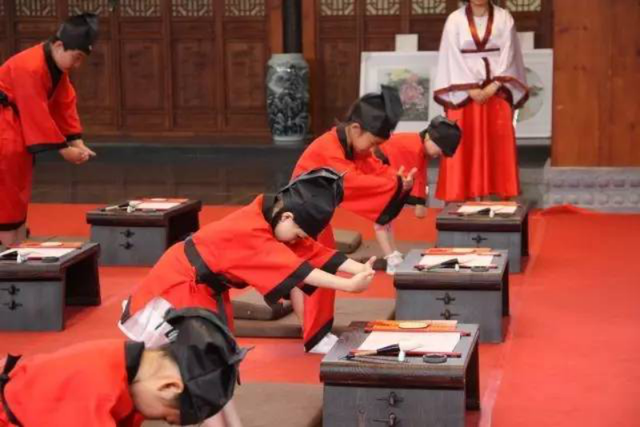 人生四大礼之开笔礼，人生四大礼之开笔礼三拜（中华传统文化传承——人生四大礼）