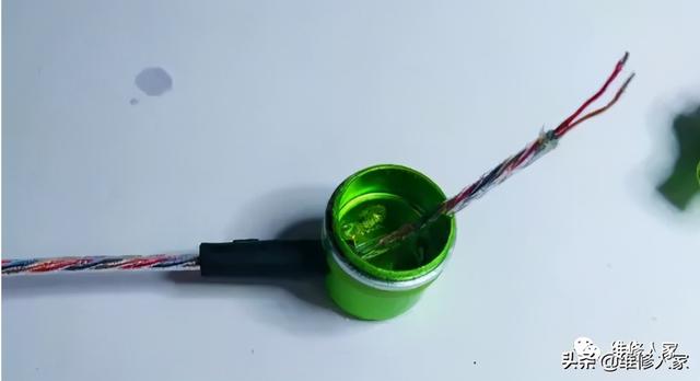 线控耳机如何接线的，线控耳机如何接电话（耳机的接线原理及焊接操作）