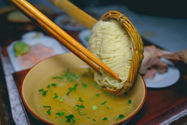 苏州特色美食排行榜前十名，苏州小吃排行榜前十名（盘点人间天堂苏州的各种美味佳肴）