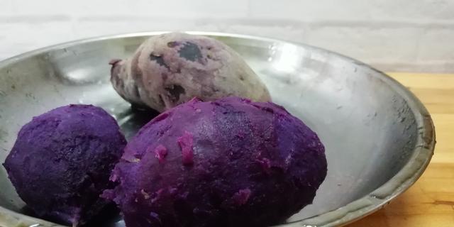 紫薯粉怎么做，红薯淀粉怎么做好吃（DIY自制天然色素粉——紫薯粉）