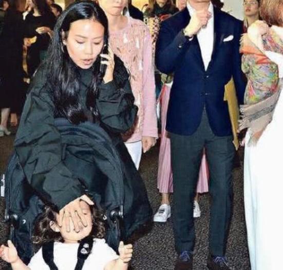 林青霞继女登封面，秦祥林林青霞（林青霞继女罕见露面）