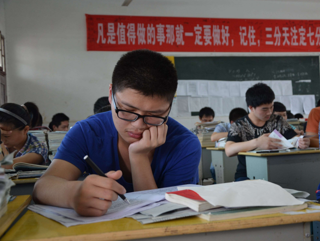 英语老师升职祝福语，祝福老师升职的话语（曾因一句翻译走红网络）