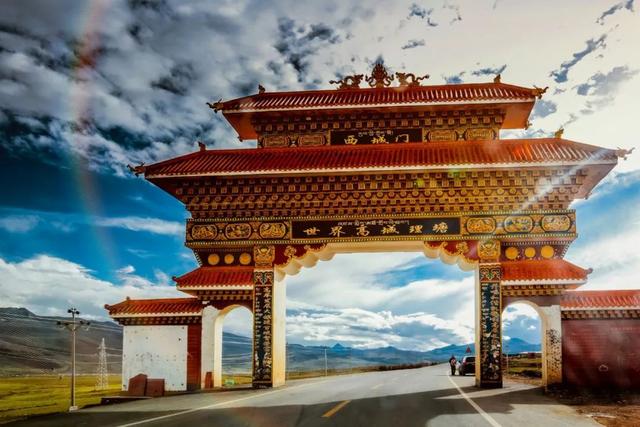 中国最美景观大道是从哪儿到哪儿，中国最美景观大道318国道从哪儿到哪儿（带你走进“中国人的景观大道”）