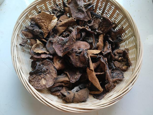 松蘑的营养价值,榛蘑的营养价值(生长在泰山脚下的一种野生菌)