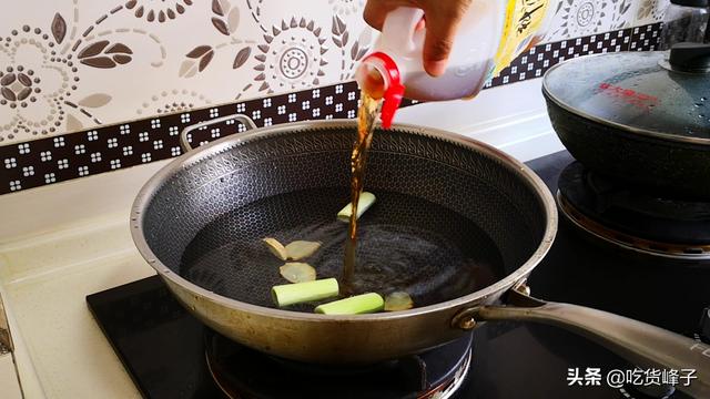 螃蟹蒸多久才能熟透，螃蟹要蒸几分钟才好吃（老渔民教你做，螃蟹鲜嫩不掉腿）