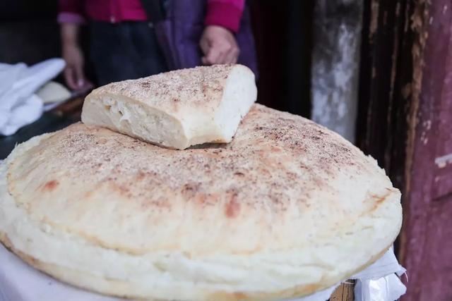 酸奶麻花能放多久 武汉粮道街酸奶大麻花哪个味道最好吃，酸奶麻花能放多久（我们翻遍了武汉的12条街）