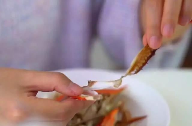 螃蟹蘸料怎么调好吃，清蒸螃蟹的蘸料怎么弄（大闸蟹吃了还想吃）