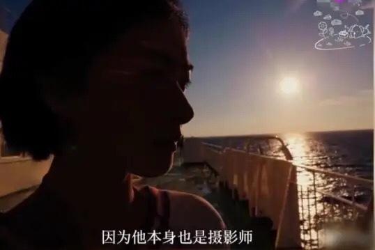 万茜老公曝光，从摄影师变妻子的背后支撑，一起接女儿放学甜到齁