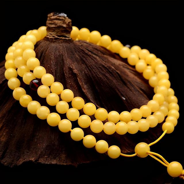 蜜蜡怎么鉴别，鸡油蜜蜡怎么鉴别（鉴别蜜蜡真假的10种方法）