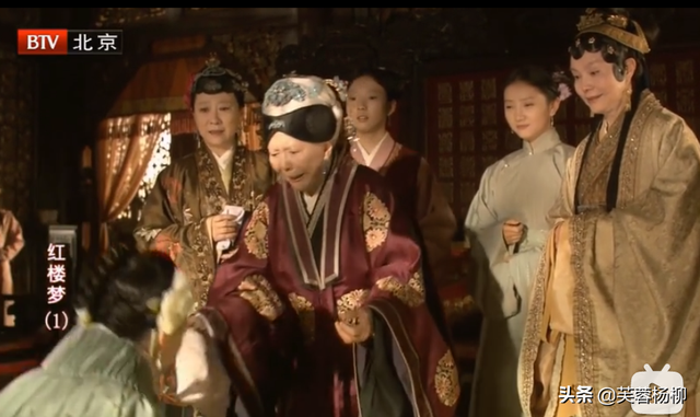 新红楼梦蒋梦婕，蒋梦婕在《新红楼梦》里的这段也太搞笑了吧！（没有对比就没有伤害）