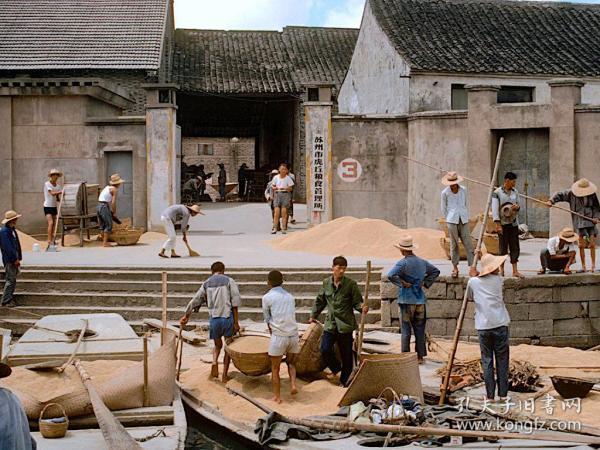 1979年属羊的戴什么饰品旺财，1979属羊佩戴什么饰物（旧日影像：江苏苏州）