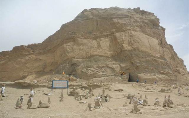 青海白公山大铁管，白公山铁管（德令哈遗址发现“大铁管”）