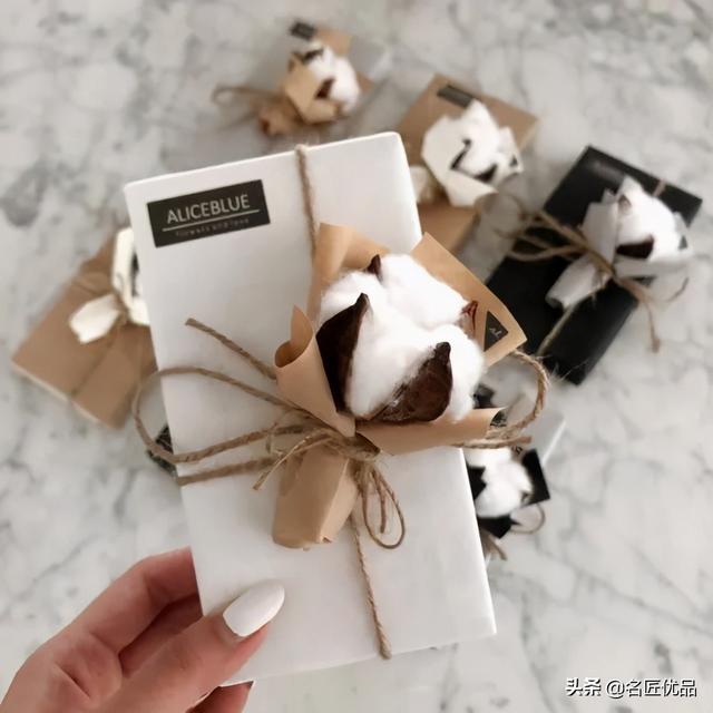 棉花花语和寓意是什么，棉花花语（花店老板娘手中的棉花）