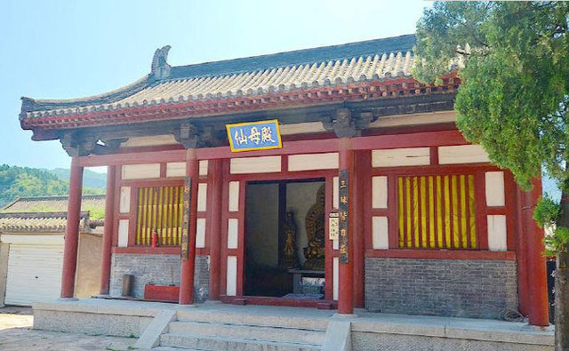 僧、尼、道共居一山修行  承德丰宁白云古洞景区，僧、尼、道共居一山修行（有一桥飞架两山之间的千年古刹）