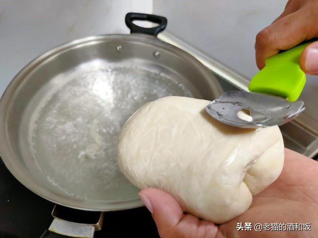 家常削面怎样做，家常刀削面怎么做（冬天就好这一口油泼刀削面）