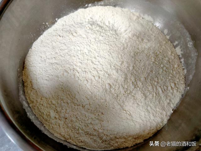 家常削面怎样做，家常刀削面怎么做（冬天就好这一口油泼刀削面）