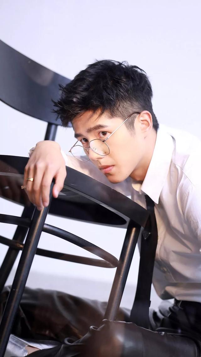 男生头像 刘昊然小哥哥 帅到犯规微信，男生头像 刘昊然小哥哥 帅到犯规（壁纸 ， 帅气的刘昊然）