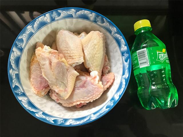 雪碧鸡翅的做法，雪碧鸡翅的做法视频（教你网红做法）