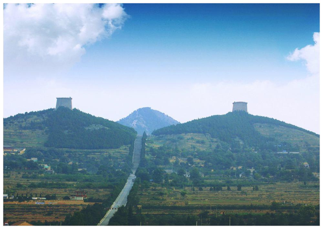 乾陵简介讲解词，乾陵简介（世界上唯一的夫妻皇帝合葬陵）