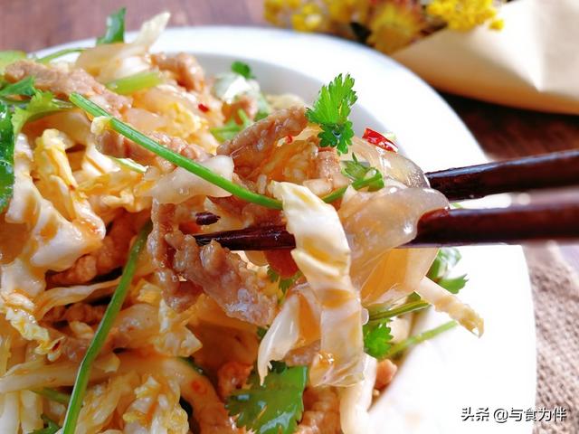 凉拌白菜丝怎么拌好吃，土豆丝凉拌怎么做好吃（记得巧用“它”）