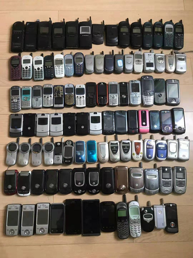 摩托罗拉 e398，摩托罗拉e398（网友晒出101台摩托罗拉旧手机）