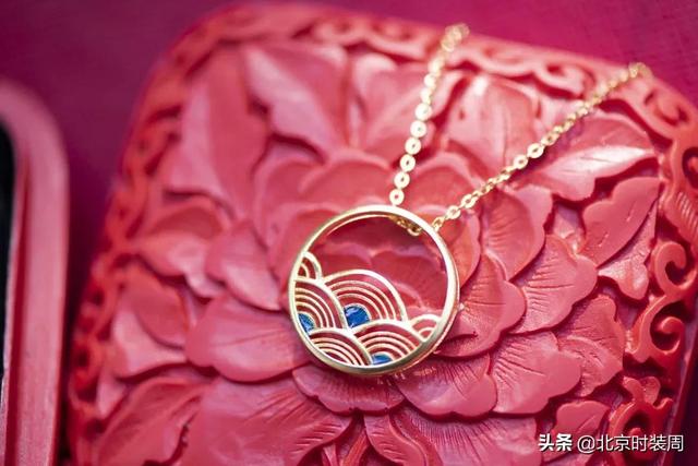 北京十大时装品牌，时尚女装哪个牌子好（看过“时尚北京2021”里的宝藏品牌）