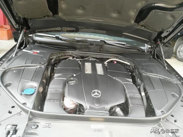 奔驰s与迈巴赫s有什么区别，奔驰迈巴赫和s的区别（两年贬值60万的迈巴赫S400）
