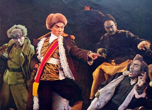 八个样板戏是哪八个，八个样板戏都是哪八个（八大样板戏）