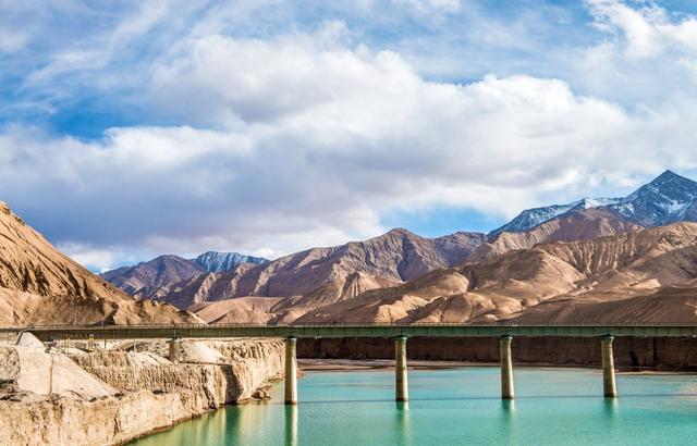 青海旅游景点排名前十，青海旅游景点排名前十自驾游地图（青海十大经典旅游景点）