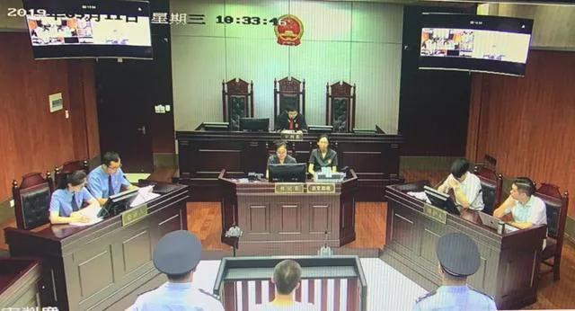 东来东往 - 没有眼泪的童话歌词是什么，东来东往别说我的眼泪你无所谓视频（消失的网络歌手——东来东往）