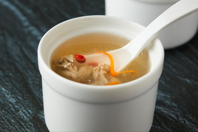 鸽子鸡汤怎么炖才有营养，营养不流失
