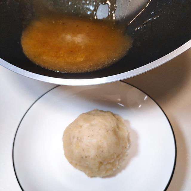 肯德基土豆泥多少克，肯德基土豆泥配料表（2元钱在家做出肯德基的经典土豆泥）