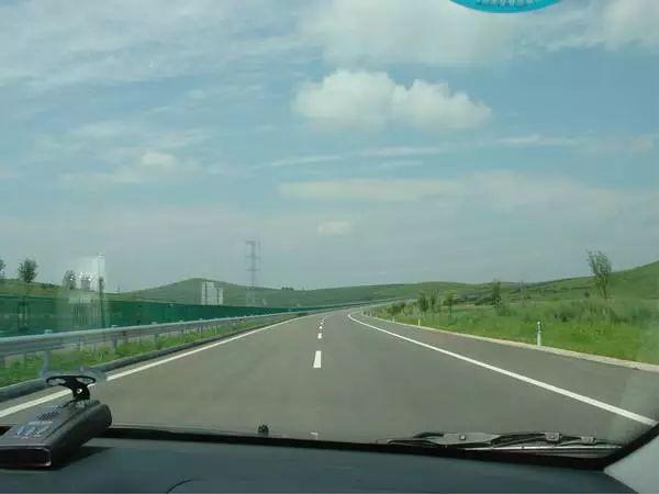 新手多久可以上高速，新手上高速需要几年（刚过实习期就想上高速）