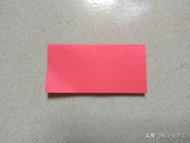 用卡纸做玫瑰花，简单又好看的手工折纸玫瑰花（梅子教你DIY玫瑰花折纸）