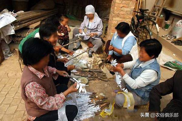 老人百日祭奠准备什么，老人百日祭奠怎样办（让逝者家属越难受越代表孝顺）