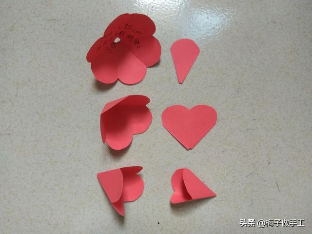 用卡纸做玫瑰花，简单又好看的手工折纸玫瑰花（梅子教你DIY玫瑰花折纸）